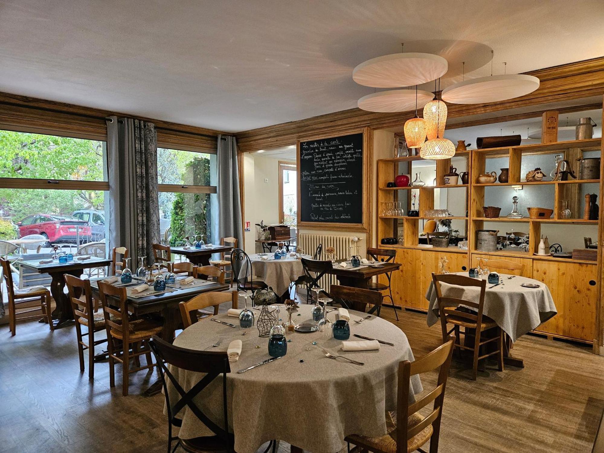 Hotel Le Mont Barral Creyers Екстериор снимка