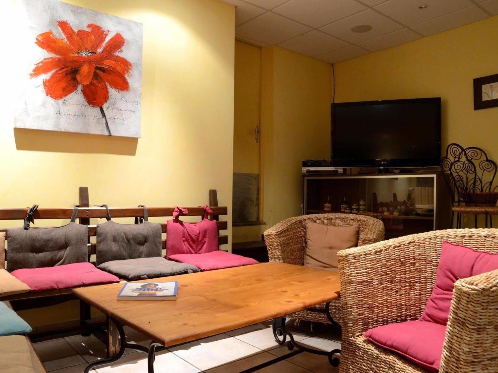 Hotel Le Mont Barral Creyers Екстериор снимка